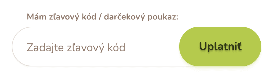 Zaškrtnutý prepínač s textom „Mám zľavový kód“ a políčko na zadanie zľavového kódu s tlačidlom „Uplatniť“.