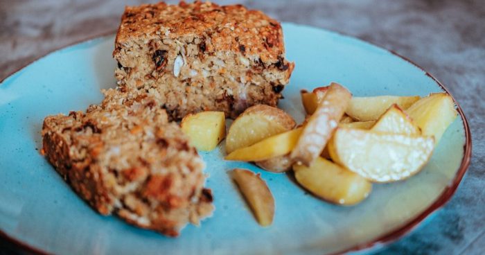 Chutnú domácu sekanú z červenej šošovice môžete podávať teplú alebo studenú.