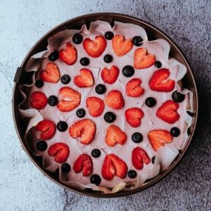 Nepečený jahodový dort