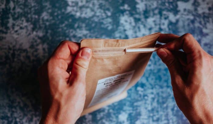 K výberovej kvalitnej zrnkovej káve patrí kvalitný, opakovane uzatvárateľný obal.