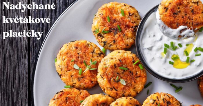 Nadýchané karfiolové placky pečené v rúre alebo vyprážané na panvici.