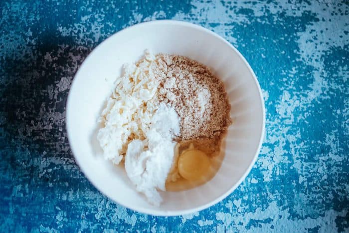 Pre milovníkov vône škorice odporúčame do cesta na slimáky pridať 1/2 čajovej lyžičky škorice.