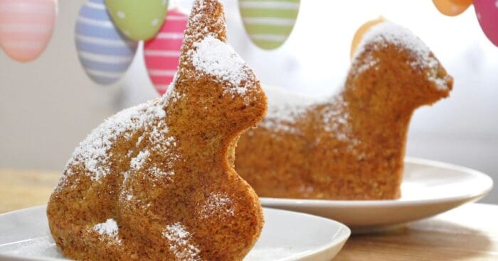 Nemáte doma formu na baránka? Žiadny problém. Cesto môžete upiecť v akejkoľvek forme, ktorá vám vyhovuje, napríklad vo forme veľkonočného vajíčka, zajaca alebo v srnčom chrbte.