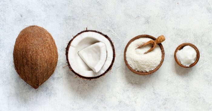 Výroba panenského kokosového oleja.