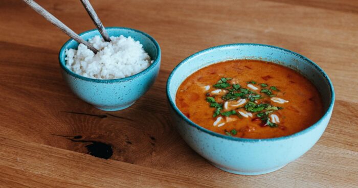 S hotovým thajským kari je najlepšia ryža.