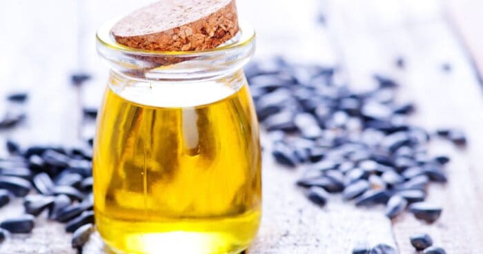 Slnečnicový olej je neprchavý olej získavaný zo slnečnicových semien.