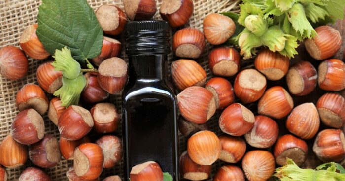 Olej z lieskových orechov patrí medzi olejnatejšie oleje, a preto sa dobre mieša s inými rastlinnými olejmi. Vďaka svojej výbornej vstrebateľnosti je vhodný aj ako masážny olej.