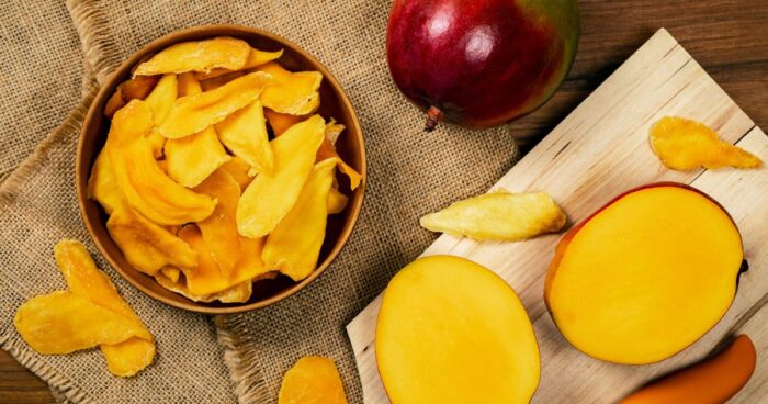 Sušené mango obsahuje veľa živín a vitamínov a neobsahuje rafinovaný cukor.