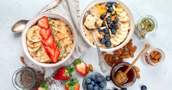 Ovsené vločky sa často používajú na raňajky, ako ingrediencie do ovsených kaší, müsli, smoothie alebo do pečiva.