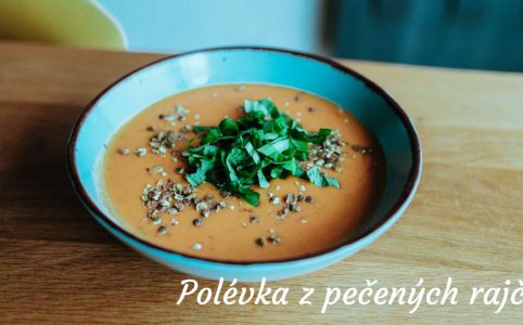 Polievka z pečených paradajok.