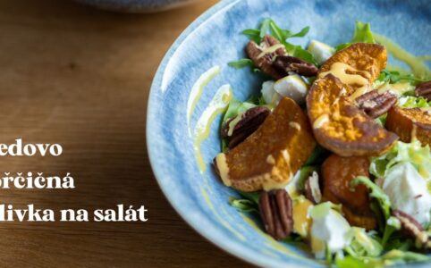 Naša najobľúbenejšia medovo-horčicová zálievka na šalát.