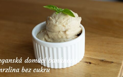 Vegánska domáca banánová zmrzlina bez cukru