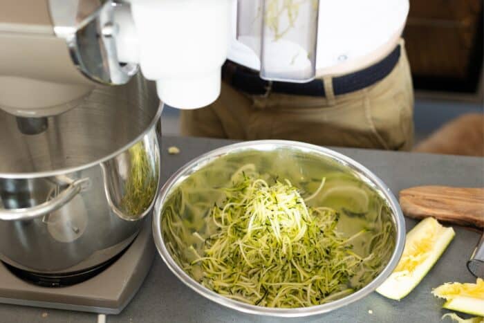 Ak máte domácu cuketu, nemusíte ju šúpať.