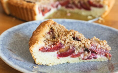 Slivkový koláč z lineckého cesta s orechovou posýpkou (3)