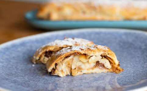 Babičkin domáci ťahaný jablkový závin: Najlepšie a veľmi jednoduché cesto.