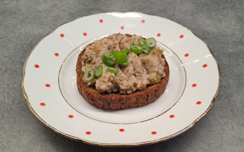 Recept: Falošná škvarková nátierka z pohánky