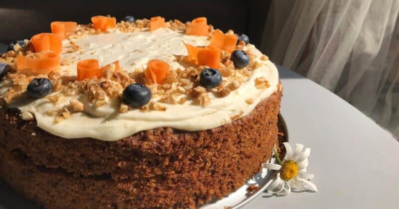 Recept: Luxusná mrkvová torta s orechmi a mascarpone.