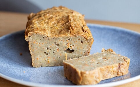 Banánový chlieb bez vajec a laktózy pre bábätká a dojčatá.