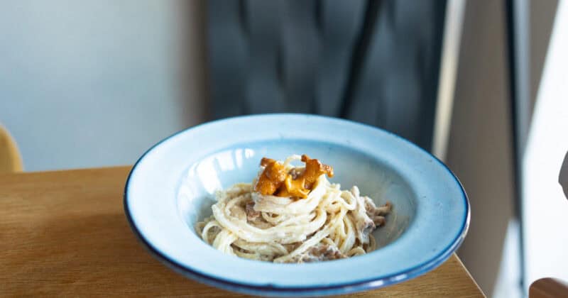 Cestoviny s líškovou omáčkou.