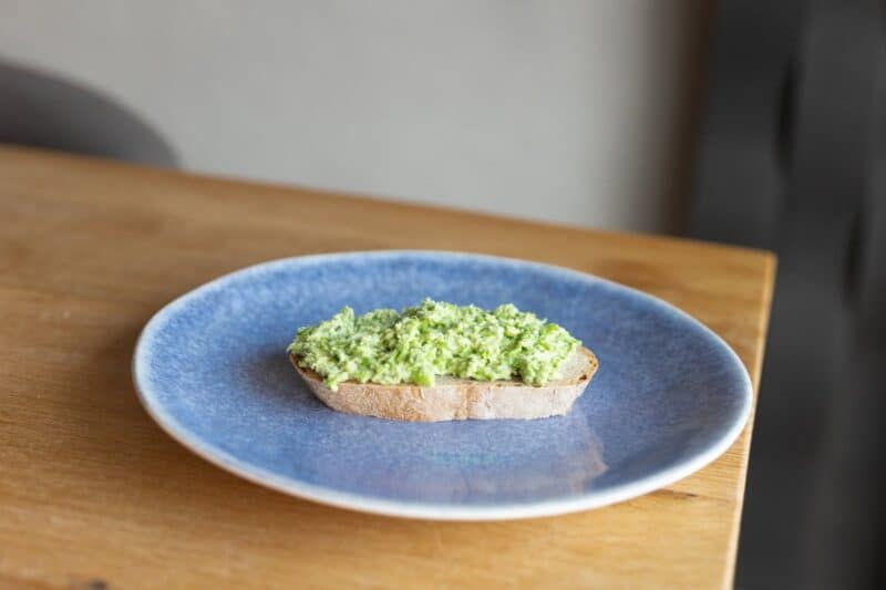 Jednoduchá hrášková nátierka s mätou.