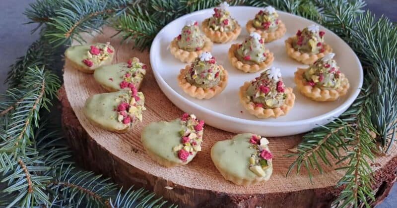 Linecké košíčky s pistáciovým krémom.