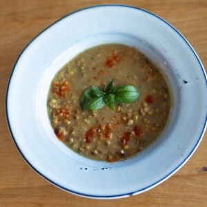 Polievka z fazúľ mungo.