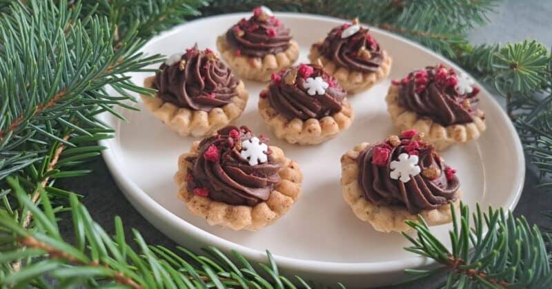 Košíčky plnené čokoládovým krémom.