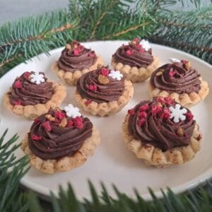 Plnené košíčky čokoládovým krémom.