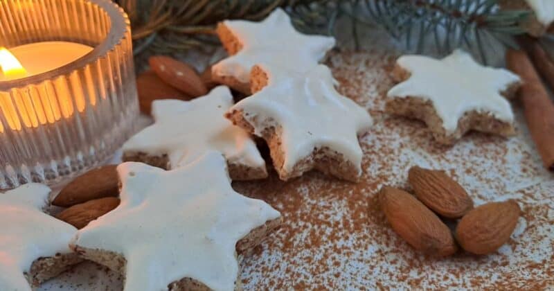 Škoricové hviezdičky s mandľami.