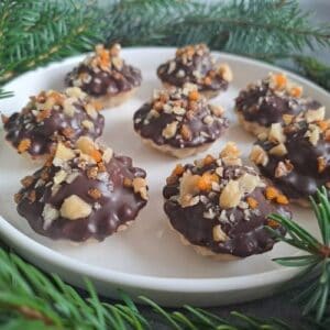 Vianočné orechové košíčky.