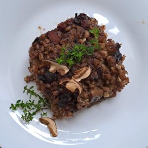 Zapečený hubový kubo.