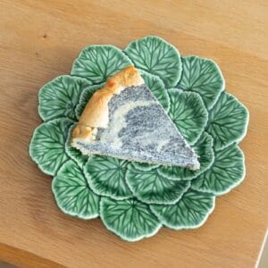 Vláčny makový koláč s tvarohom.