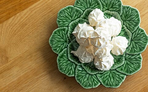 Najlepšie kokosky sú zo snehu vyšľahaného nad parou.