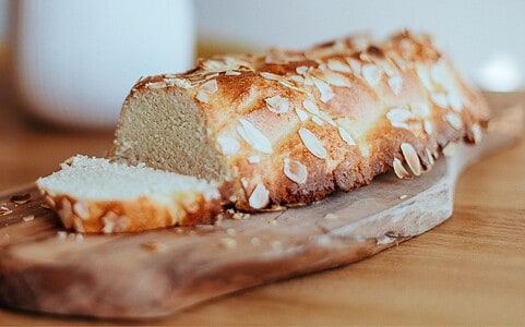 Zdravá nadýchaná tvarohová vianočka (low carb).