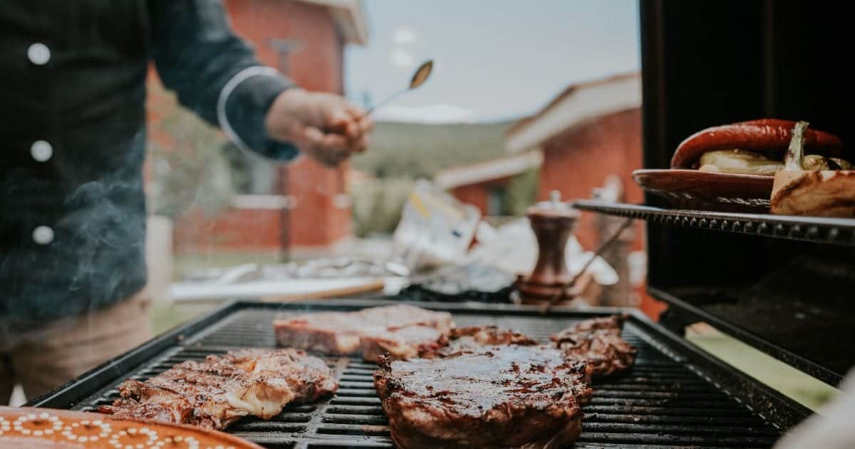 Jak správně naložit krkovici na gril?
