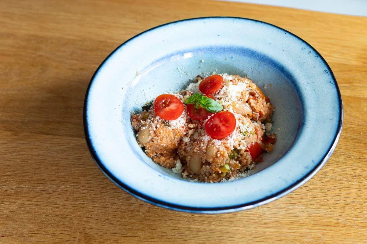 Italské kuskus rizoto se zeleninou a tofu