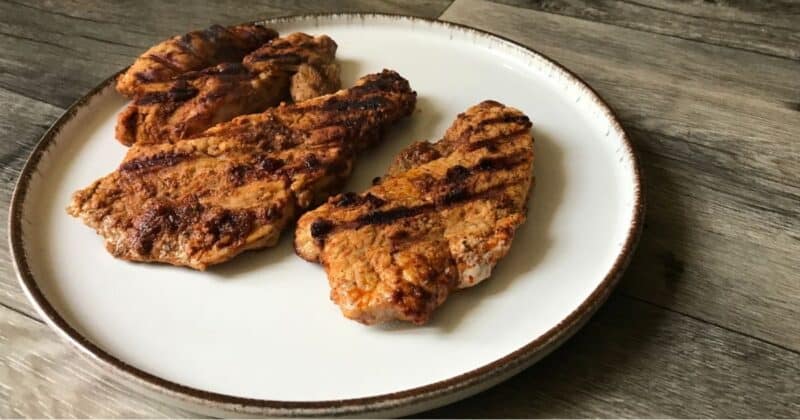 Bravčový stehník na grilovanie: Ako ho naložiť